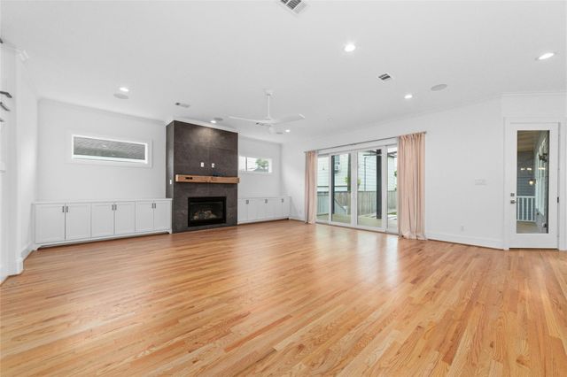 319 E 26th Street, Houston, TX 77008