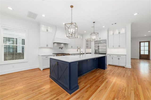 319 E 26th Street, Houston, TX 77008