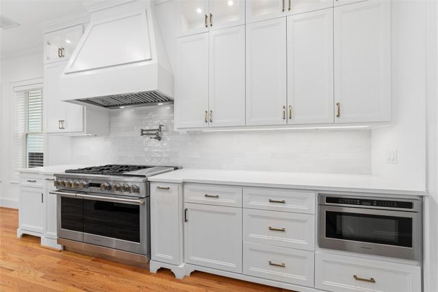 319 E 26th Street, Houston, TX 77008