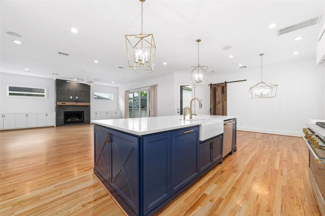 319 E 26th Street, Houston, TX 77008