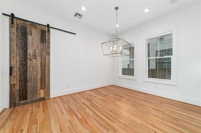 319 E 26th Street, Houston, TX 77008