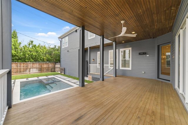 319 E 26th Street, Houston, TX 77008