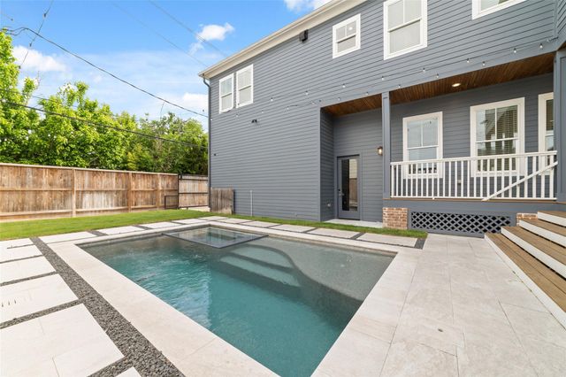 319 E 26th Street, Houston, TX 77008