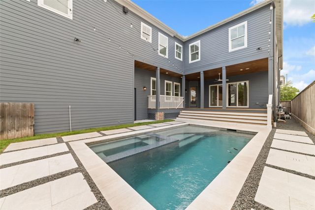 319 E 26th Street, Houston, TX 77008