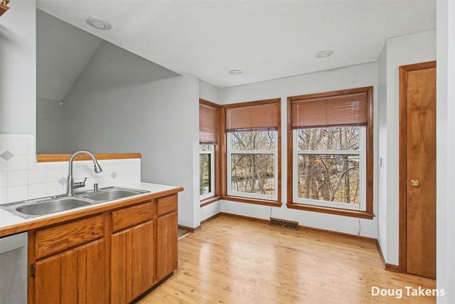 4386 Ridge Lane, Wyoming, MI 49519