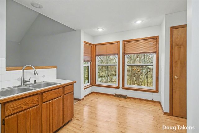 4386 Ridge Lane, Wyoming, MI 49519