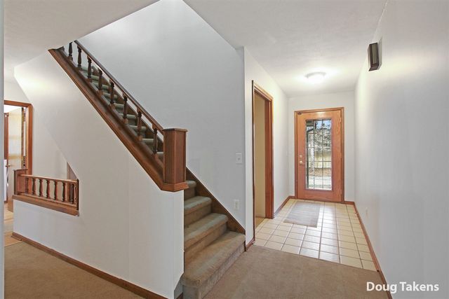 4386 Ridge Lane, Wyoming, MI 49519