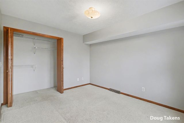 4386 Ridge Lane, Wyoming, MI 49519