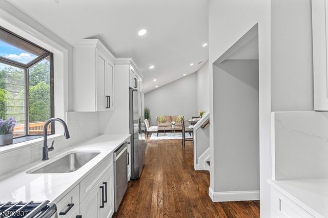 33 Holly St, Franklin Twp., NJ 08873