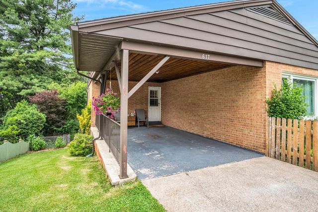 617 SANDRA AVE, Harrisburg, PA 17109