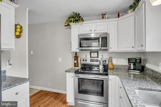 617 SANDRA AVE, Harrisburg, PA 17109