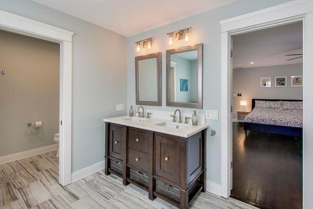 2237 W Winona Street, Chicago, IL 60625