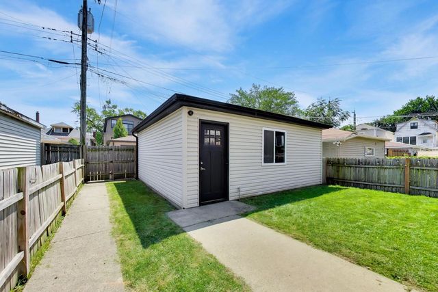 2237 W Winona Street, Chicago, IL 60625