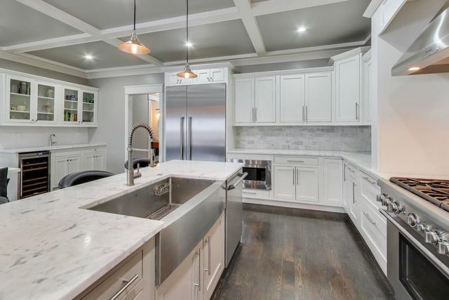 2237 W Winona Street, Chicago, IL 60625