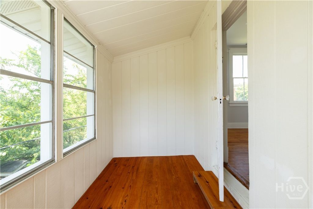 Image 24 of property listing at 507 Maupas Avenue, Savannah, GA 31401