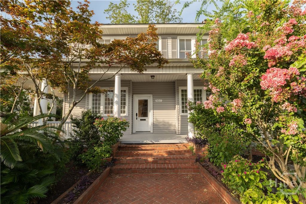 Image 3 of property listing at 507 Maupas Avenue, Savannah, GA 31401