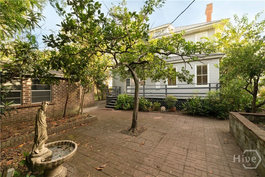 Image 32 of property listing at 507 Maupas Avenue, Savannah, GA 31401