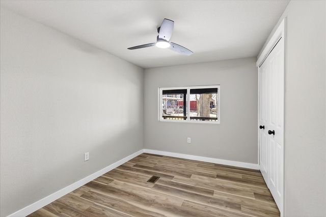 107 Lakewood Drive, Mabank, TX 75156