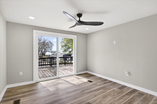 107 Lakewood Drive, Mabank, TX 75156