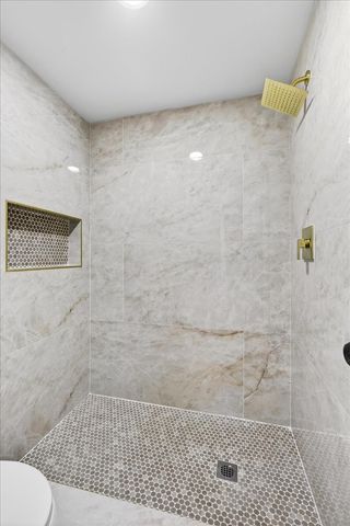 107 Lakewood Drive, Mabank, TX 75156