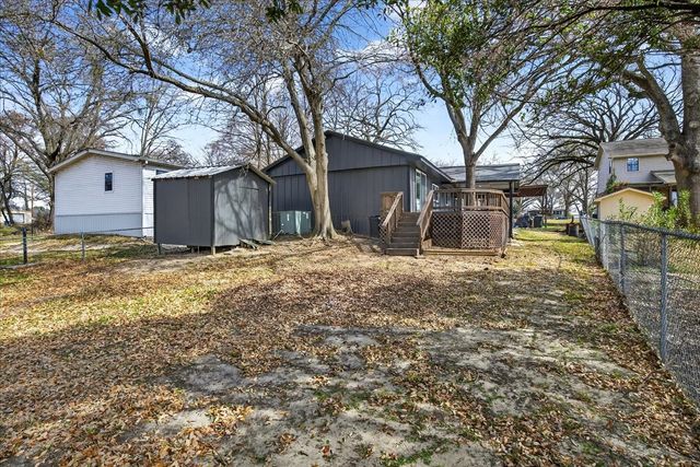 107 Lakewood Drive, Mabank, TX 75156