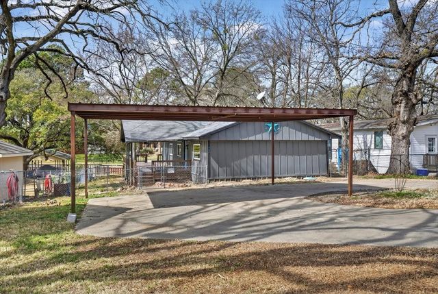 107 Lakewood Drive, Mabank, TX 75156