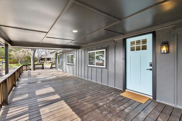 107 Lakewood Drive, Mabank, TX 75156