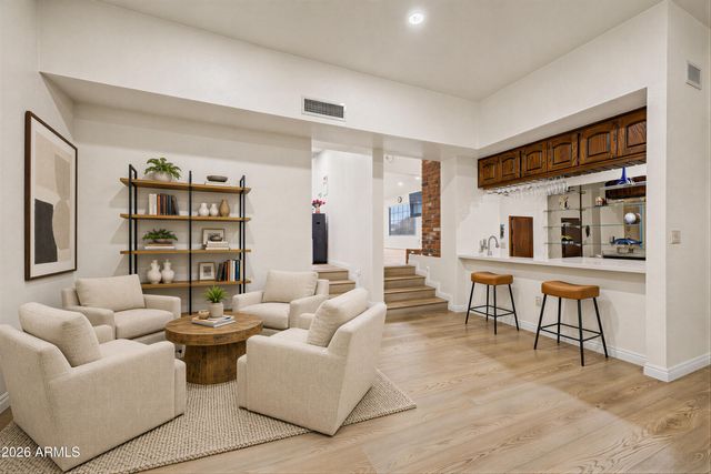 3715 W PARADISE Lane, Phoenix, AZ 85053