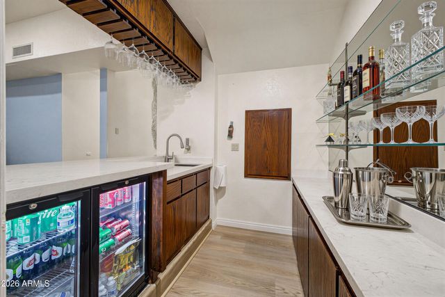 3715 W PARADISE Lane, Phoenix, AZ 85053