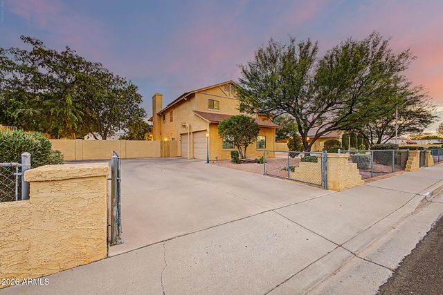 3715 W PARADISE Lane, Phoenix, AZ 85053