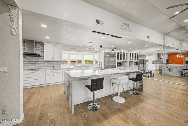 3715 W PARADISE Lane, Phoenix, AZ 85053