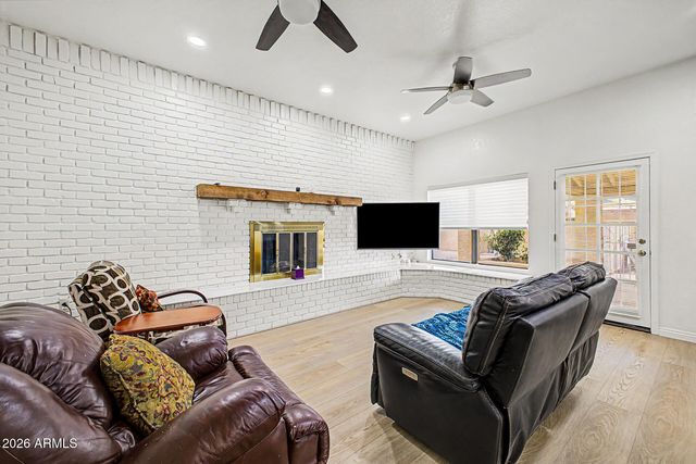3715 W PARADISE Lane, Phoenix, AZ 85053