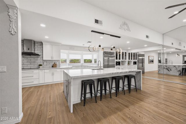 3715 W PARADISE Lane, Phoenix, AZ 85053