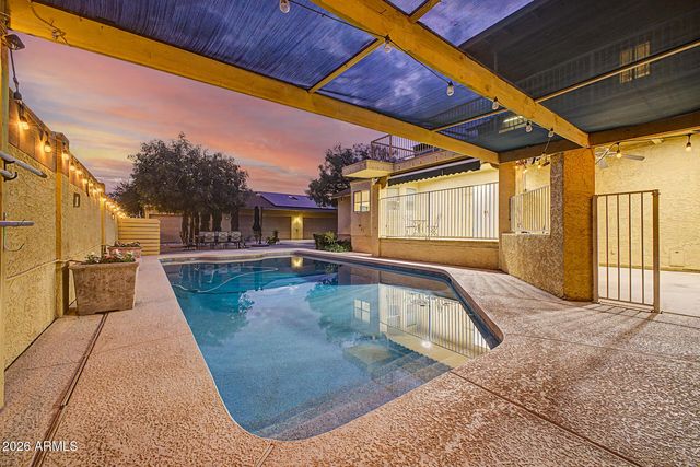 3715 W PARADISE Lane, Phoenix, AZ 85053
