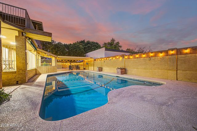3715 W PARADISE Lane, Phoenix, AZ 85053