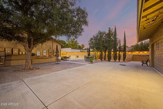 3715 W PARADISE Lane, Phoenix, AZ 85053