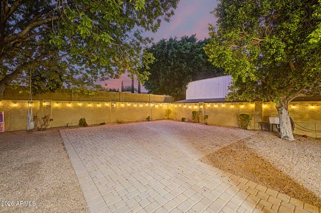 3715 W PARADISE Lane, Phoenix, AZ 85053