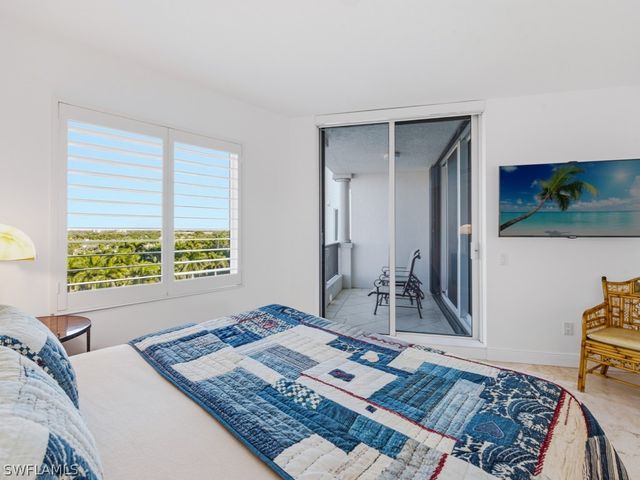 8930 Bay Colony DR 703, Naples, FL 34108