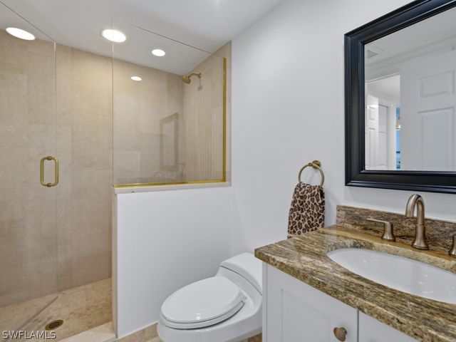 8930 Bay Colony DR 703, Naples, FL 34108