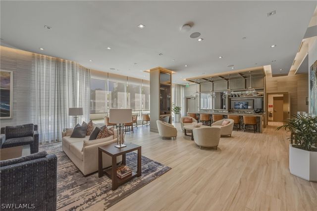 8930 Bay Colony DR 703, Naples, FL 34108