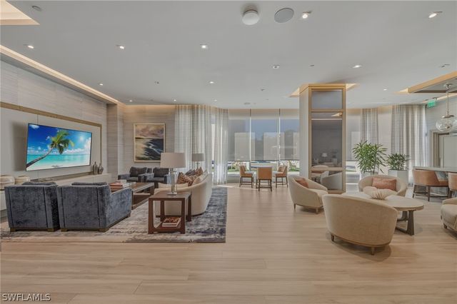 8930 Bay Colony DR 703, Naples, FL 34108