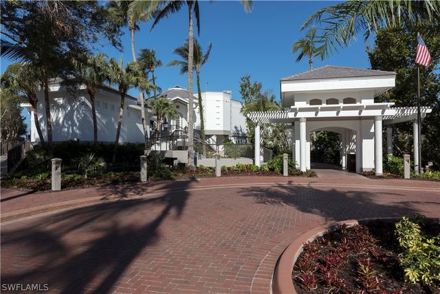 8930 Bay Colony DR 703, Naples, FL 34108