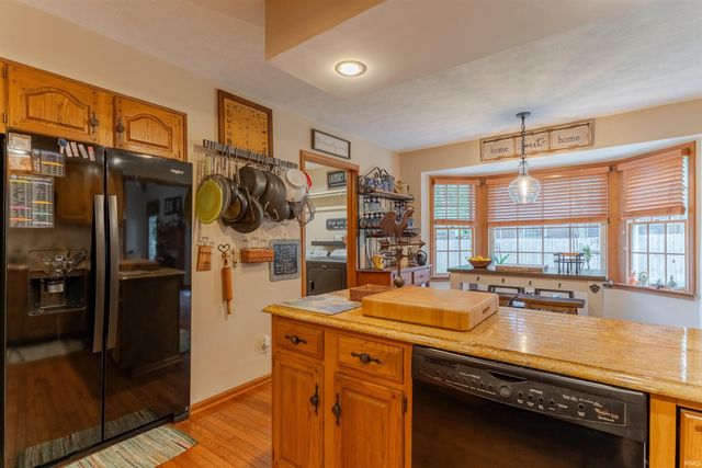 7377 Castle Hills Drive, Newburgh, IN 47630