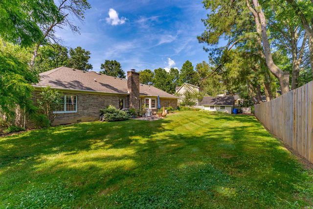 7377 Castle Hills Drive, Newburgh, IN 47630