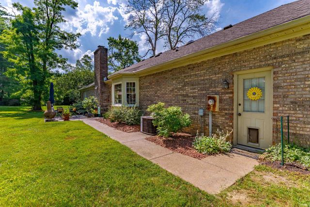 7377 Castle Hills Drive, Newburgh, IN 47630