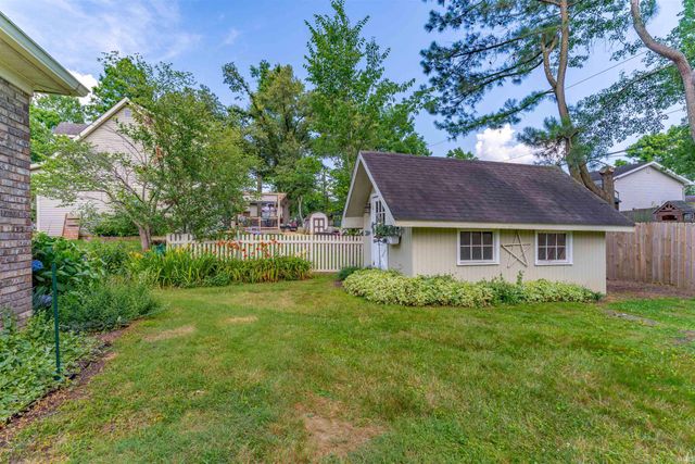 7377 Castle Hills Drive, Newburgh, IN 47630