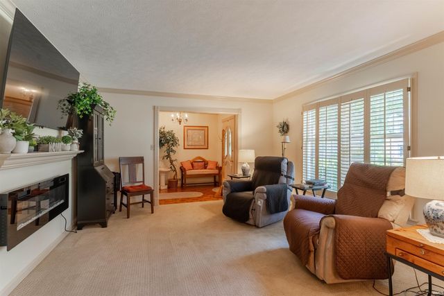 7377 Castle Hills Drive, Newburgh, IN 47630