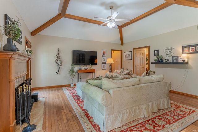 7377 Castle Hills Drive, Newburgh, IN 47630