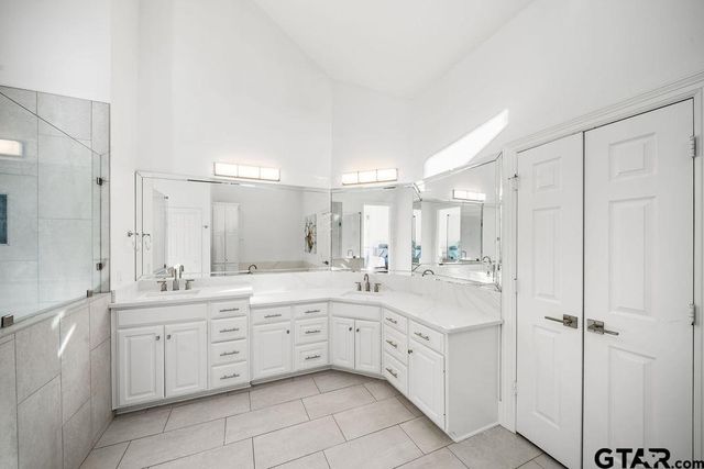 6601 Hollytree Circle, Tyler, TX 75703