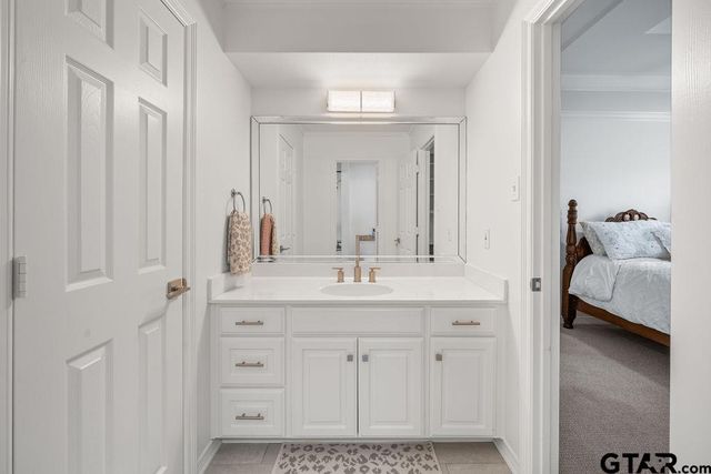 6601 Hollytree Circle, Tyler, TX 75703